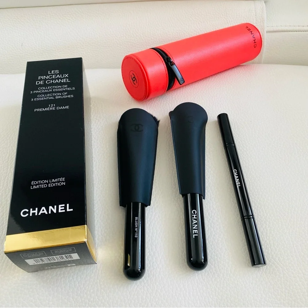 Chanel Brush set 100% authentic in 121 PREMIÈRE DAME case and 3 brushes New